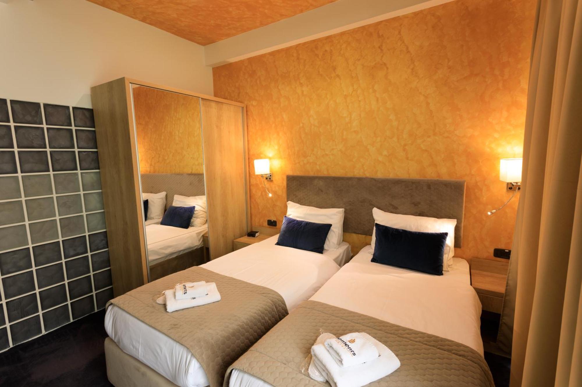 Hotel Elements Novi Pazar Buitenkant foto